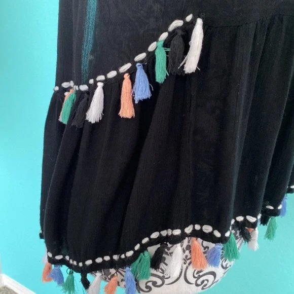 Steve Madden NYC Open Front Fringe Tassel Shrug OS - Picture 6 of 10